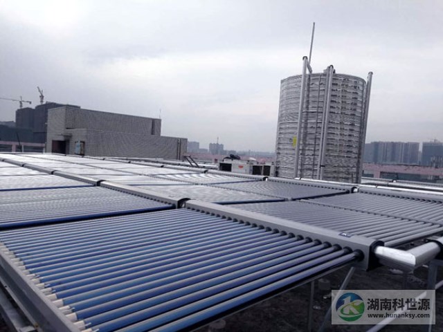 長沙縣凱舟科技職業培訓學校太陽能熱水系統工程