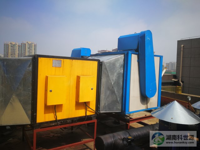 長沙麗發新城商業樓油煙凈化系統及煙道安裝工程