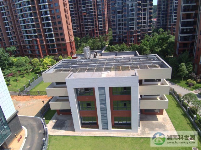 恒生碧水龍庭二期22棟幼兒園屋頂太陽(yáng)能熱水系統(tǒng)