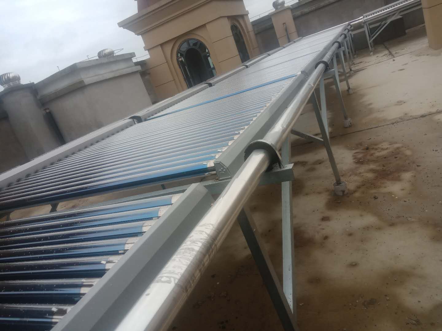 長沙恒大御景半島8#地塊2#棟太陽能熱水系統工程