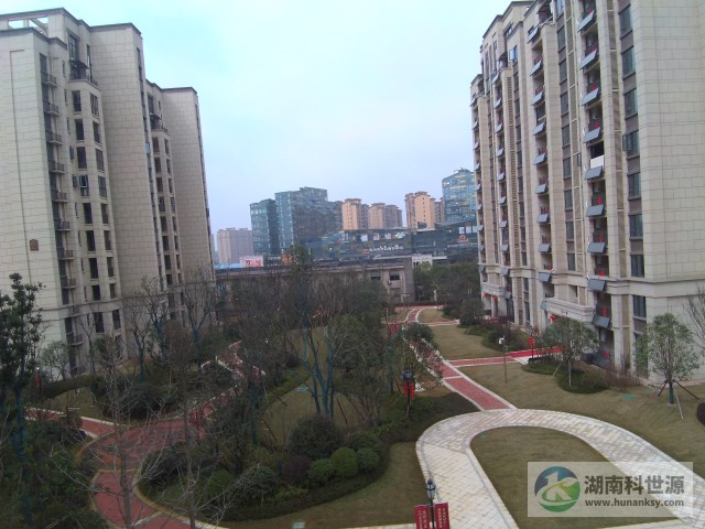 陽臺壁掛太陽能熱水系統