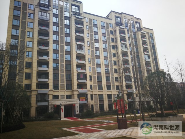 陽臺壁掛太陽能熱水系統