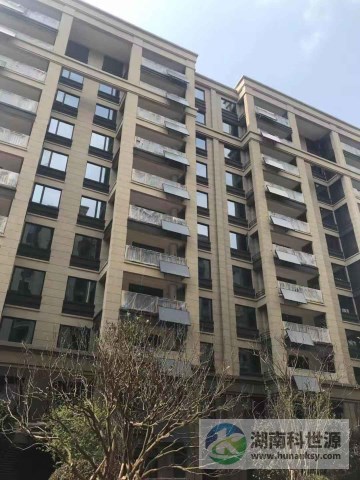 陽(yáng)臺(tái)壁掛太陽(yáng)能熱水器