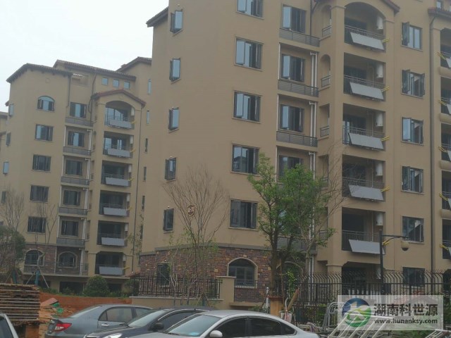 陽臺壁掛太陽能熱水工程