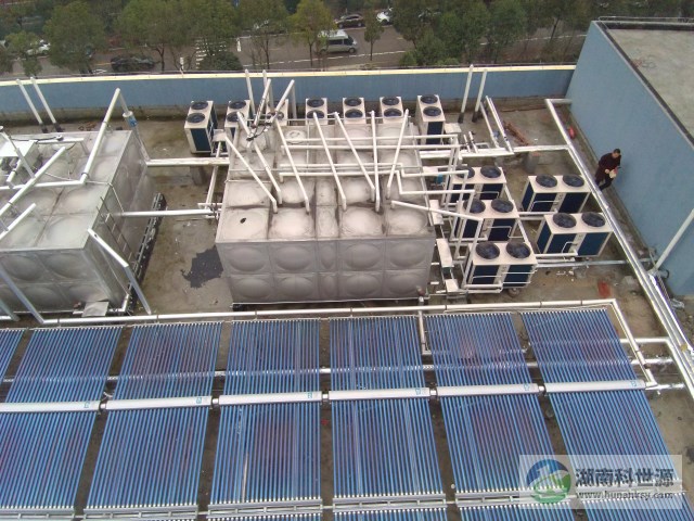 學校屋頂太陽能熱水工程