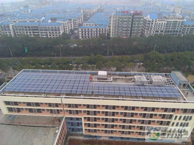 學校屋頂太陽能熱水工程