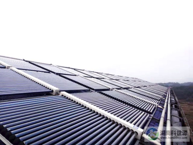 斜屋面真空管太陽能熱水工程