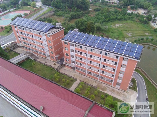 學校宿舍太陽能熱水工程