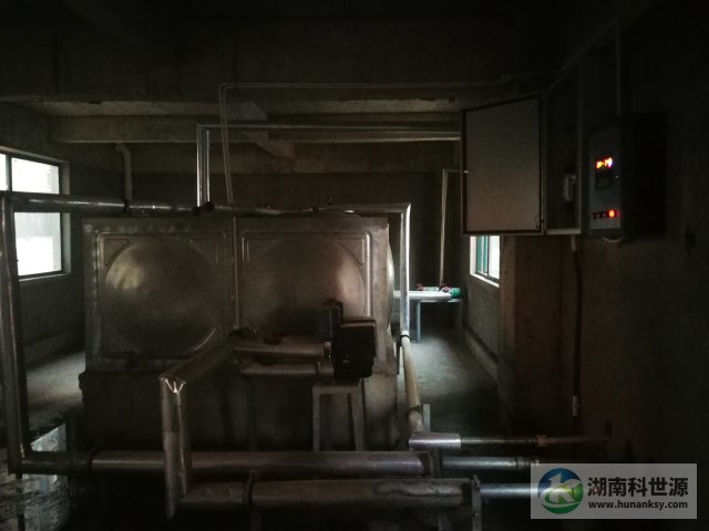 設(shè)備間太陽能水箱