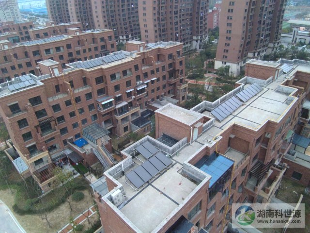 集中集熱分戶儲熱太陽能熱水系統