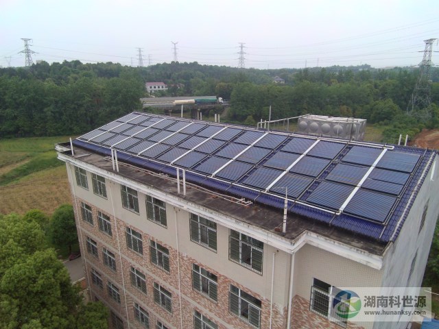 學校宿舍屋頂太陽能熱水系統工程