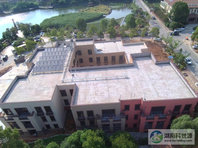 幼兒園屋頂太陽(yáng)能熱水系統(tǒng)