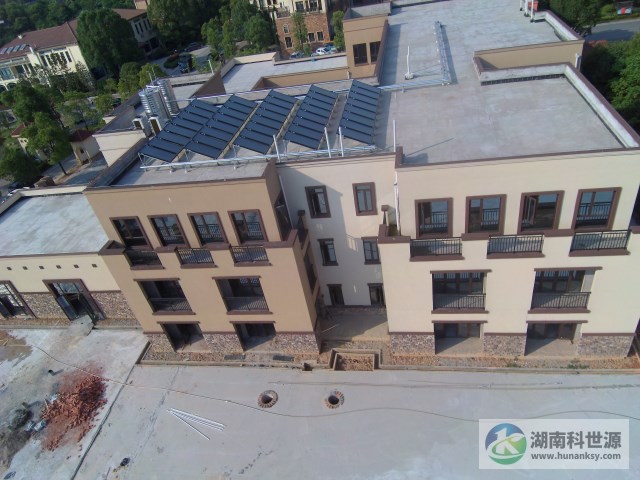 幼兒園屋頂太陽(yáng)能熱水系統(tǒng)