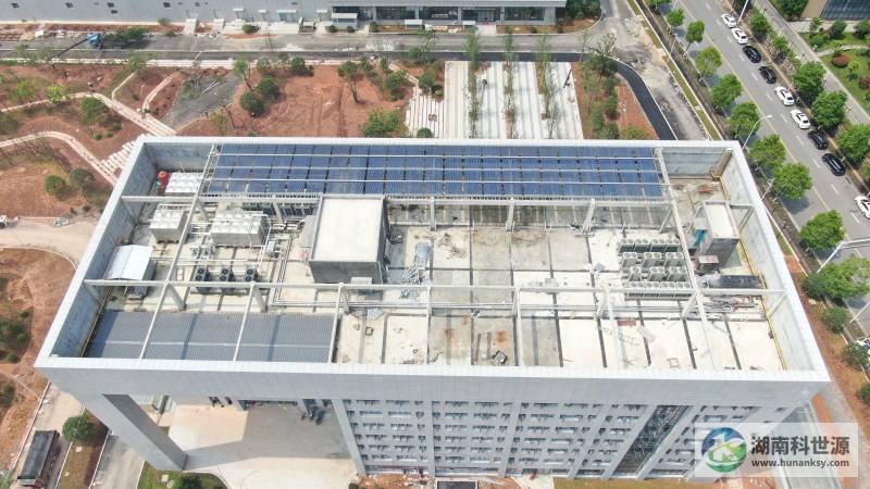 航拍太陽能熱水系統(tǒng)