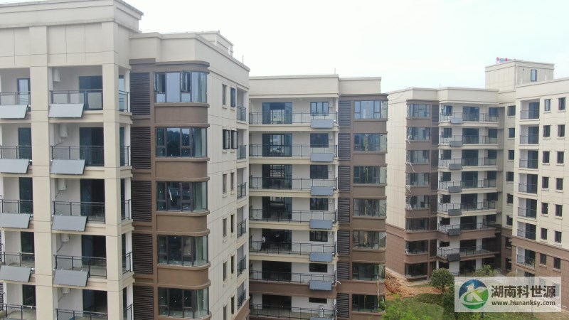 陽臺壁掛太陽能熱水器