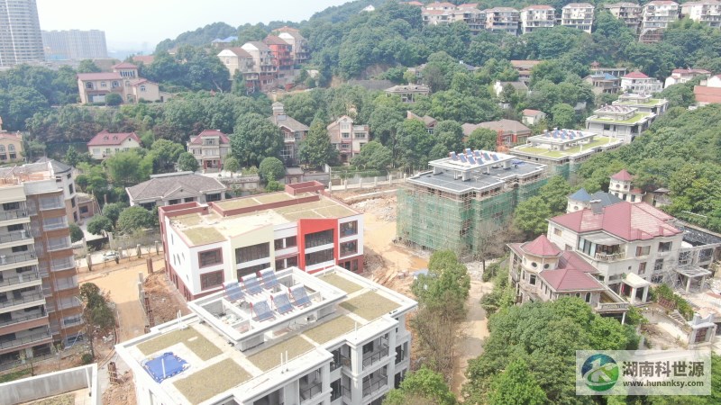 一體落水式太陽能熱水器