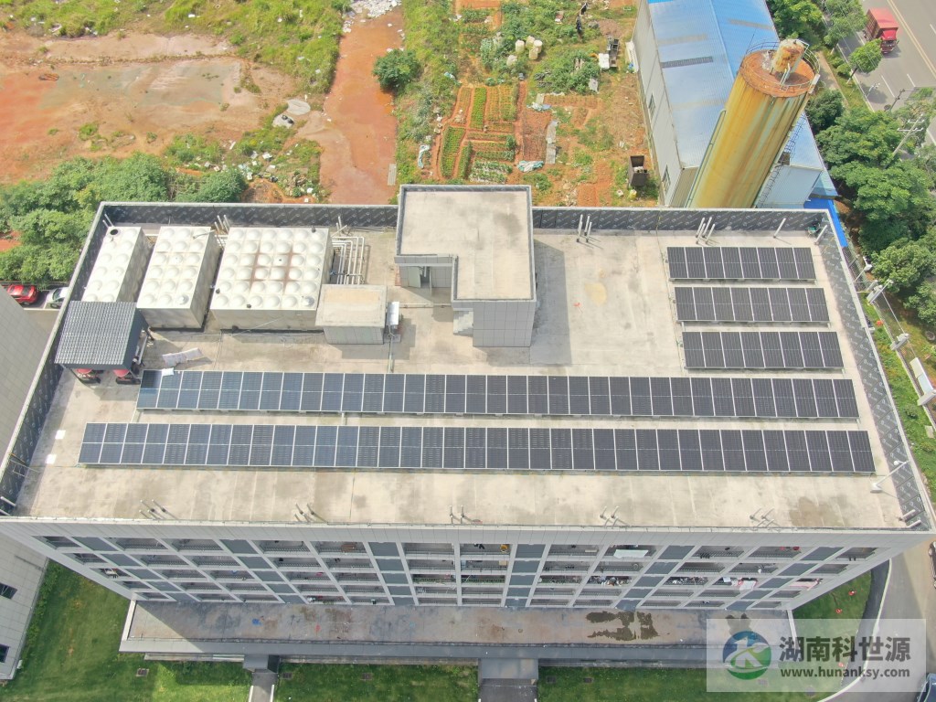 廠房屋頂光伏發電航拍圖